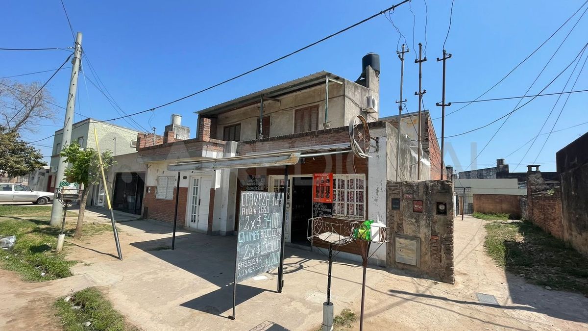 Barrio Transporte: entraron mecheras a un mercadito y se llevaron cerca de 100 mil pesos en mercadería. Barrio Transporte: entraron mecheras a un mercadito y se llevaron cerca de 100 mil pesos en mercadería.