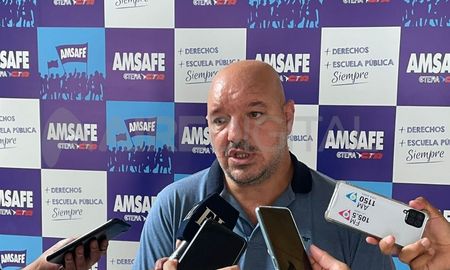 El secretario general de Amsafé, Rodrigo Alonso, manifestó la necesidad urgente de que el gobierno provincial convoque a la mesa paritaria. El secretario general de Amsafé, Rodrigo Alonso, manifestó la necesidad urgente de que el gobierno provincial convoque a la mesa paritaria.