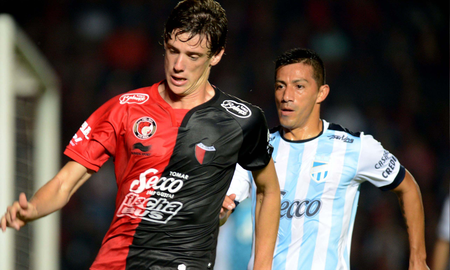 Colón y Atlético Tucumán se enfrentaron 11 veces. Colón y Atlético Tucumán se enfrentaron 11 veces.