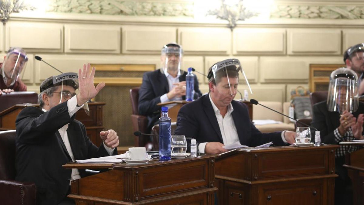 Miguel Lifschitz dijo que no se hará cargo de cómo votaron sus socios radicales en el Senado al avalar los fueros para Armando Traferri.