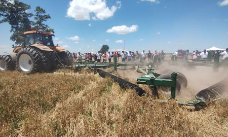 a campo abierto: el evento de giorgi con charlas tecnicas, ensayos y muestras de maquinaria a campo abierto: el evento de giorgi con charlas tecnicas, ensayos y muestras de maquinaria
