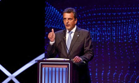 Massa anunció que enviará un proyecto de ley para que el PreViaje sea política permanente Massa anunció que enviará un proyecto de ley para que el PreViaje sea política permanente