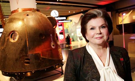 Valentina Tereshkova se convirtió el 16 de junio de 1963 en la primera mujer en volar al espacio a bordo del Vostok 6.