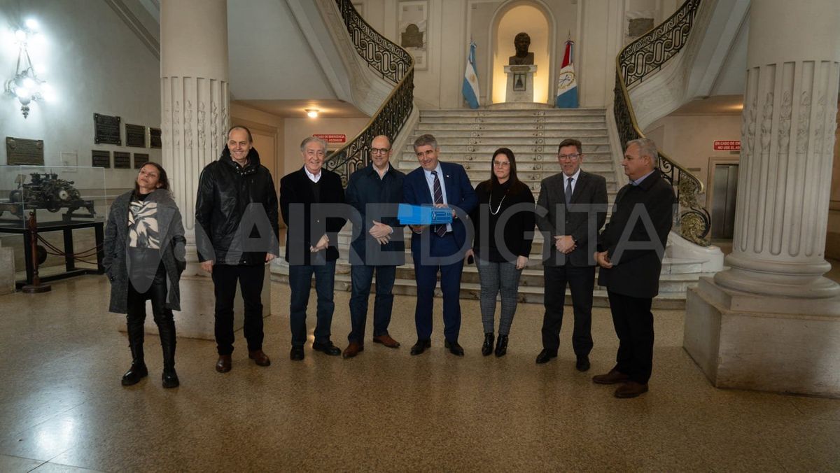 Integrantes de la comisión que analizó la situación de la Caja de Jubilaciones de Santa Fe elevaron un informe al Poder Ejecutivo. Integrantes de la comisión que analizó la situación de la Caja de Jubilaciones de Santa Fe elevaron un informe al Poder Ejecutivo.