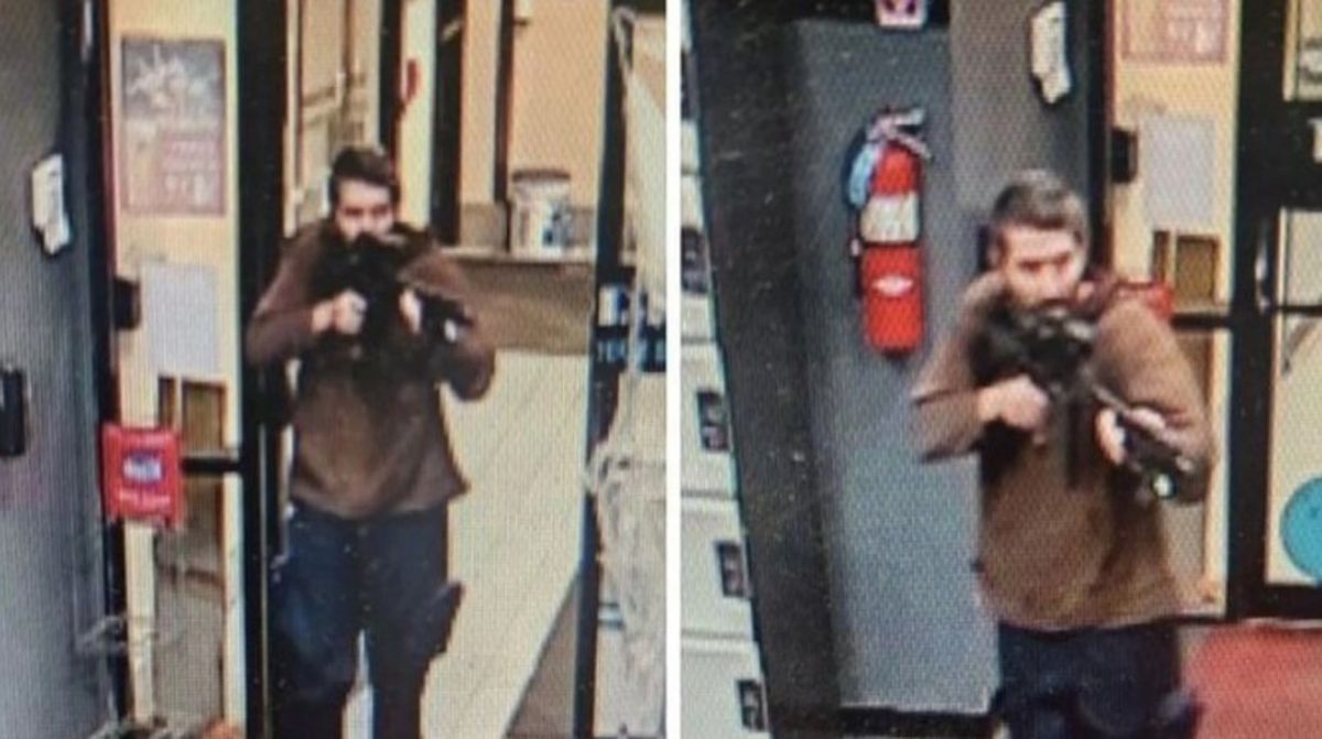 Momento en el que Card comenzó el ataque.