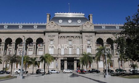 La provincia confirmó que este viernes 23 de diciembre no habrá asueto en el sector público. La provincia confirmó que este viernes 23 de diciembre no habrá asueto en el sector público.