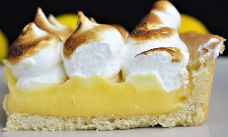 Un lemon pie moderno, práctico y liviano, ideal para cuando querés un postre casero sin complicarte y con resultados garantizados. Un lemon pie moderno, práctico y liviano, ideal para cuando querés un postre casero sin complicarte y con resultados garantizados.