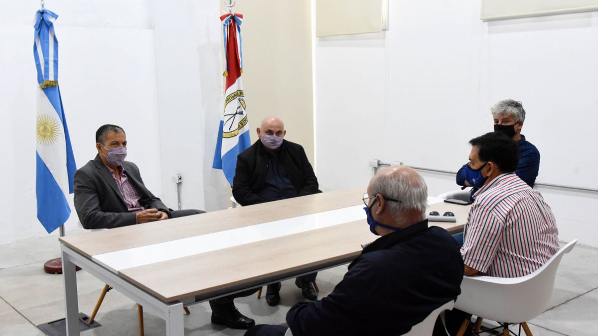 Pusineri adelantó que se habló “de la posibilidad de contar con instrumentos legales que permitan un alivio para sector empresario y mantener las fuentes de trabajo”.