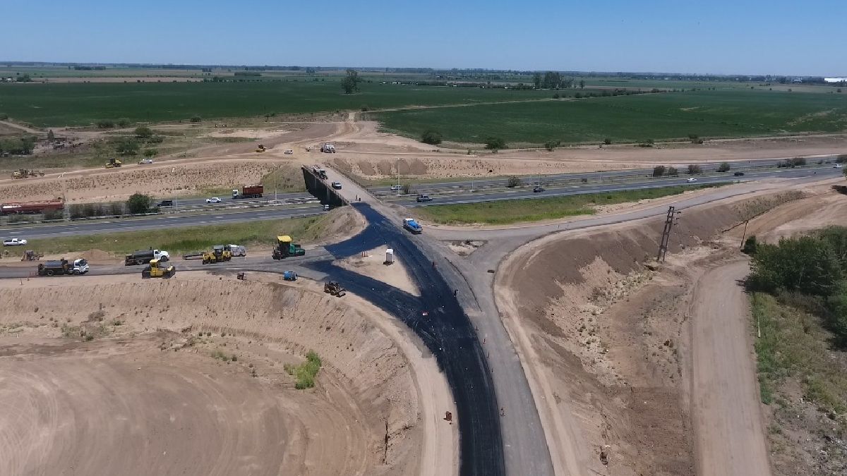El plan de obras viales del gobierno provincial avanza con el desarrollo del nuevo intercambiador de acceso a Fray Luis Beltrán