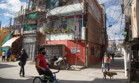 El coronavirus invade los barrios más vulnerables de la Ciudad de Buenos Aires. El coronavirus invade los barrios más vulnerables de la Ciudad de Buenos Aires.