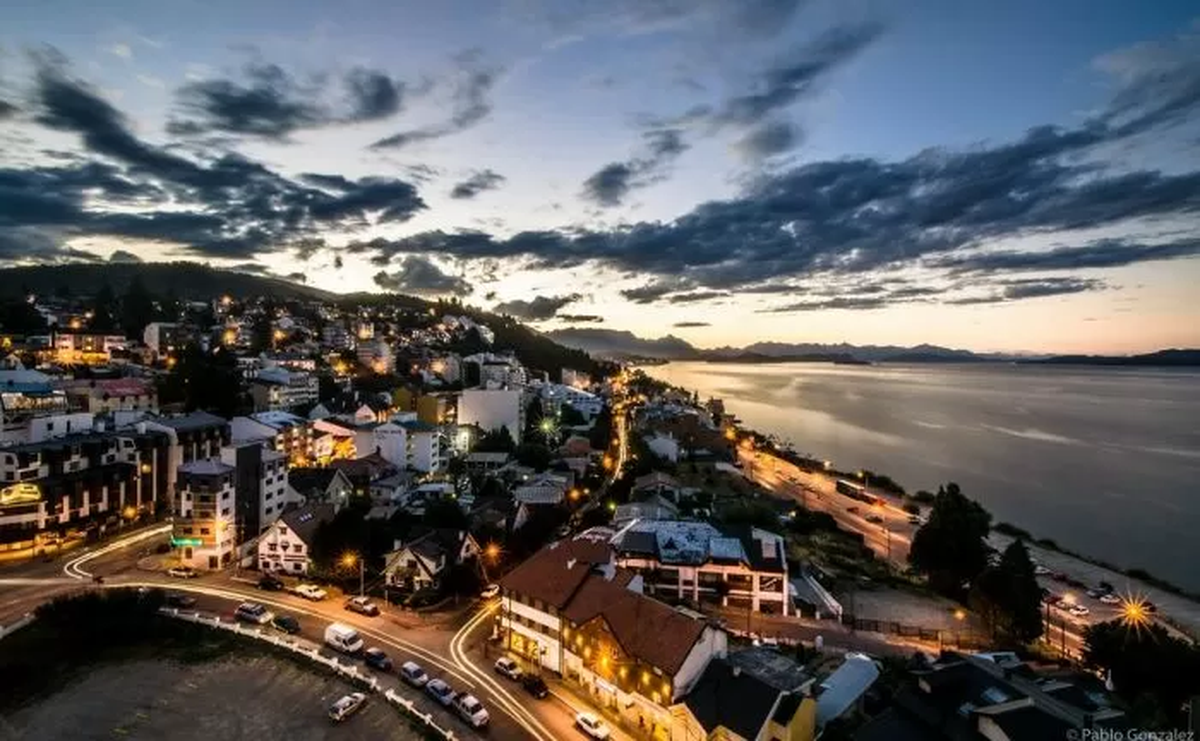 La ciudad de Bariloche es un lugar ideal para disfrutar de la naturaleza y su exquisita gastronom&iacute;a en un ambiente sin igual rodeado de escenarios naturales que parecen simplemente postales fotogr&aacute;ficas.