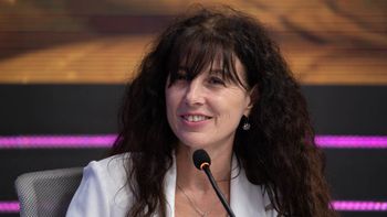 Laura Tarabella, rectora de la UNL: 