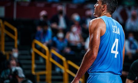 Luis Scola se retiró de la Selección Argentina de básquet y se lleva consigo una trayectoria de 22 años en las que formó parte de la época dorada del básquet nacional. Luis Scola se retiró de la Selección Argentina de básquet y se lleva consigo una trayectoria de 22 años en las que formó parte de la época dorada del básquet nacional.