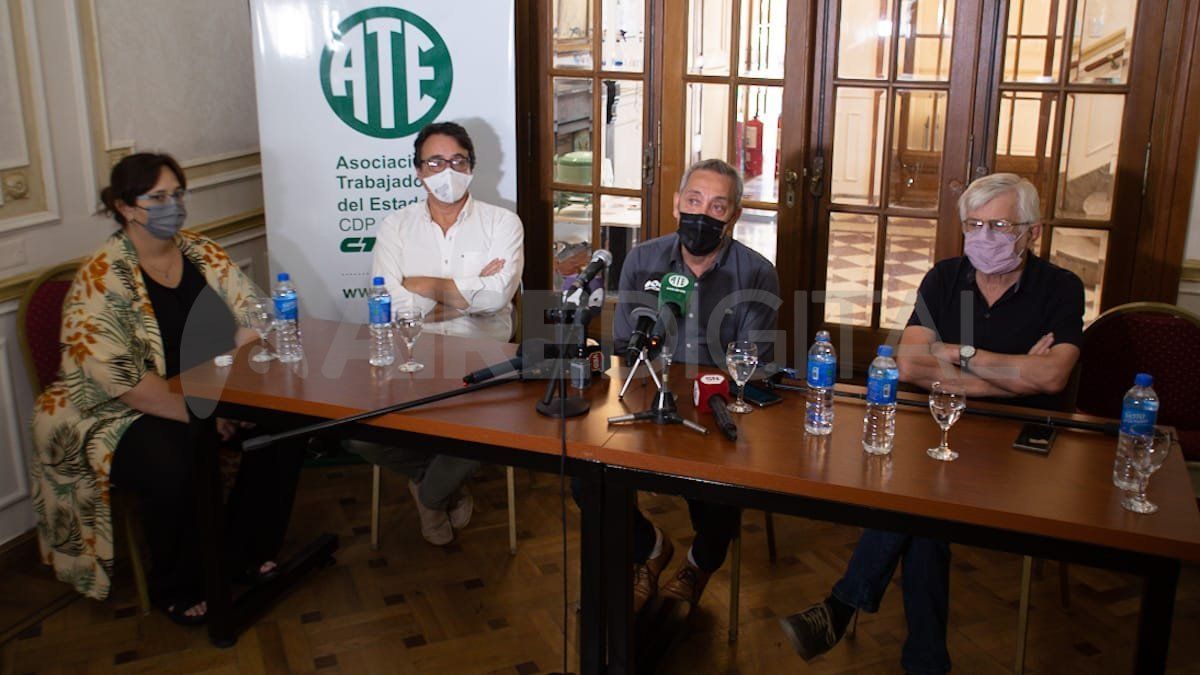 Prieto hizo estas declaraciones durante la inauguraci&oacute;n del nuevo vacunatorio en el centro de salud integral de la Asociaci&oacute;n Trabajadores del Estado (ATE), ubicado en Rivadavia 3325 de la ciudad de Santa Fe.
