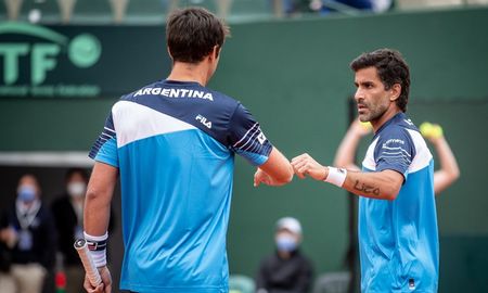 Argentina se impuso en el dobles y se puso por encima de Bielorrusia en busca de clasificar al Grupo Mundial de la Copa Davis. Argentina se impuso en el dobles y se puso por encima de Bielorrusia en busca de clasificar al Grupo Mundial de la Copa Davis.