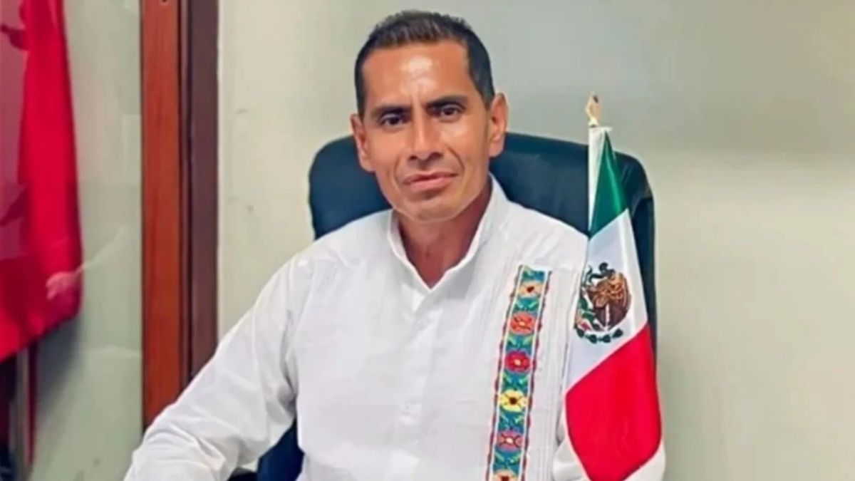 Román Ruiz Bohórquez, alcalde del municipio de Candelaria Loxicha, en Oaxaca, México, fue apuñalado y murió. Román Ruiz Bohórquez, alcalde del municipio de Candelaria Loxicha, en Oaxaca, México, fue apuñalado y murió.