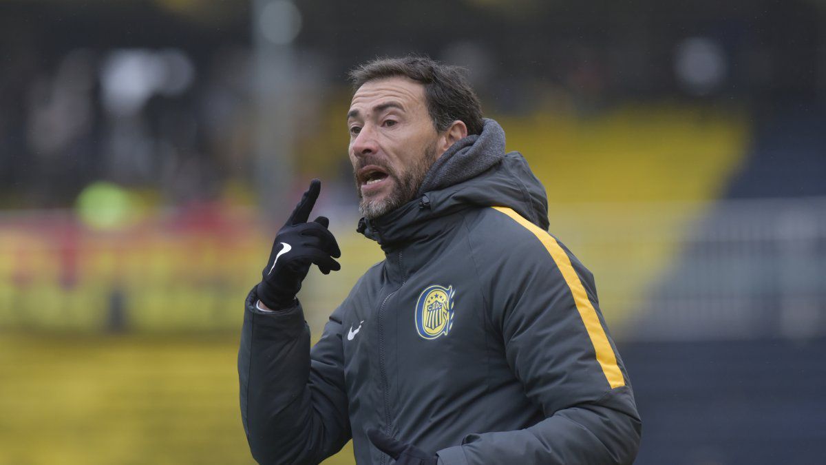 Los dirigentes de Rosario Central sostuvieron al entrenador en el cargo.