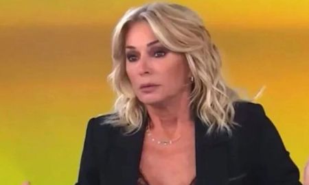 Yanina Latorre destapó una olla que salpica a la organización de los Martín Fierro de la Moda y a uno de sus nominados. Yanina Latorre destapó una olla que salpica a la organización de los Martín Fierro de la Moda y a uno de sus nominados.