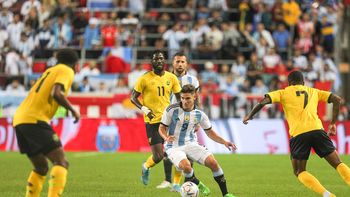 Con dos goles de Messi y uno de Julián Álvarez, Argentina derrotó 3 a 0 a Jamaica