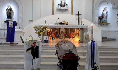 El arzobispo Sergio Fenoy encabezó la misa de despedida al padre Pablo este viernes por la mañana. El arzobispo Sergio Fenoy encabezó la misa de despedida al padre Pablo este viernes por la mañana.
