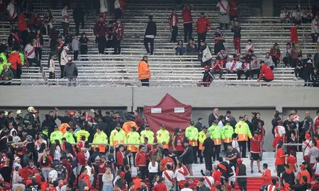 Pablo Serrano murió en el Monumental el sábado pasado tras caer de la tribuna Sívori Alta. Pablo Serrano murió en el Monumental el sábado pasado tras caer de la tribuna Sívori Alta.
