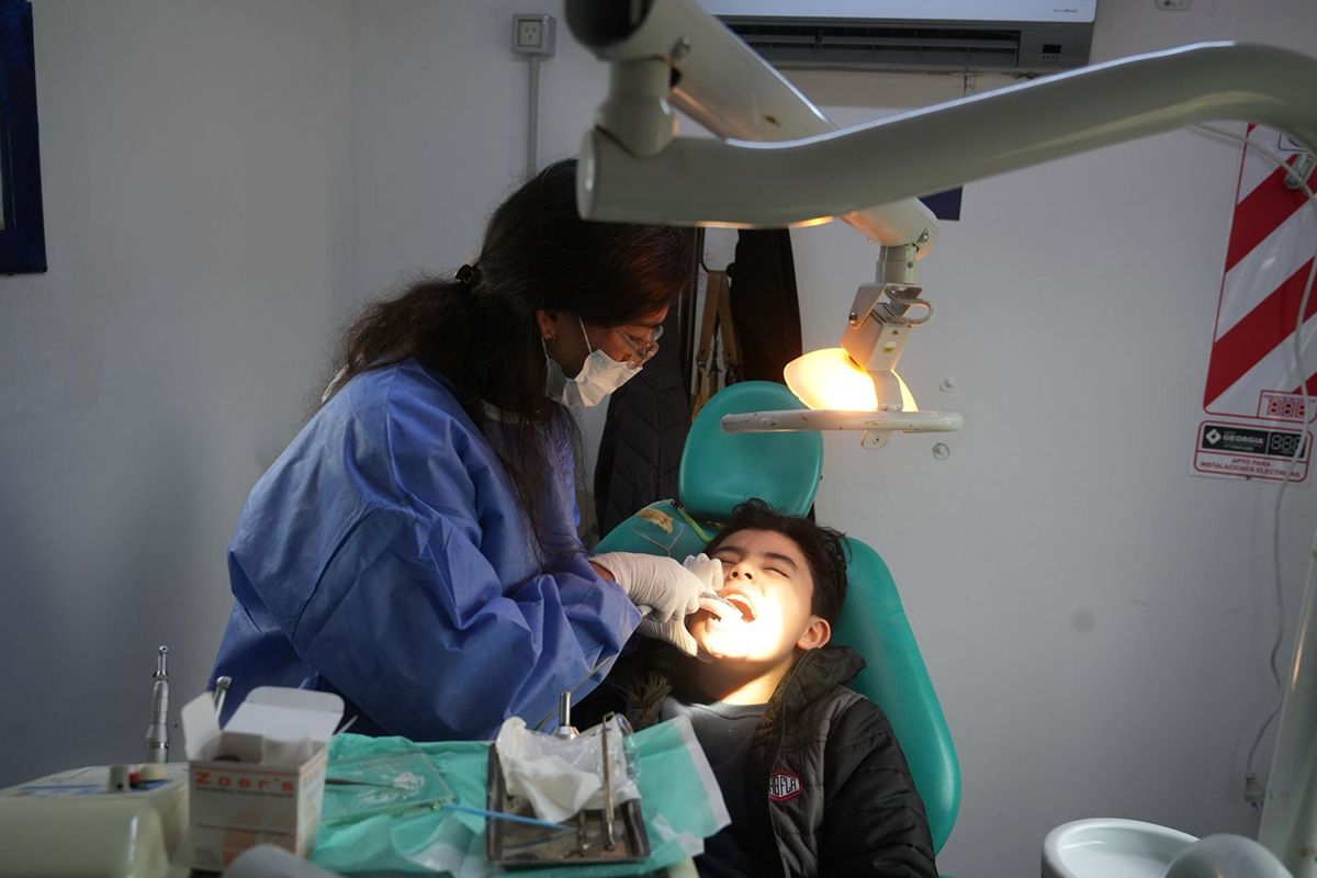 El operativo ofrece atenci&oacute;n en salud, documentaci&oacute;n, asistencia social y otros servicios gratuitos, con especial &eacute;nfasis en la atenci&oacute;n oftalmol&oacute;gica para ni&ntilde;os y adolescentes.