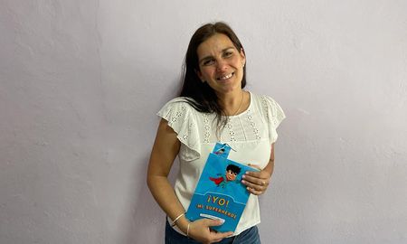 Marcela Zeballos es autora del libro Yo, mi superhéroe y docente de nivel inicial de la ciudad de Santa Fe. Marcela Zeballos es autora del libro Yo, mi superhéroe y docente de nivel inicial de la ciudad de Santa Fe.