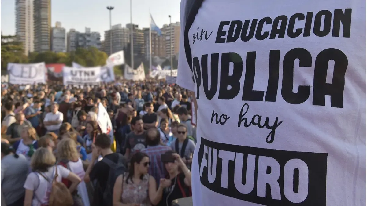 La Casa Rosada evalúa convocar esta semana a los rectores para destrabar la negociación. La Casa Rosada evalúa convocar esta semana a los rectores para destrabar la negociación.