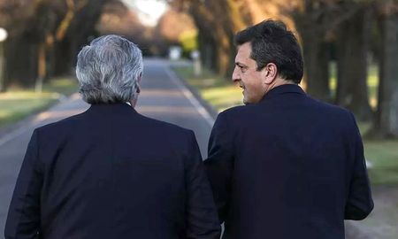 Massa y Alberto Fernández están reunidos en Olivos. Massa y Alberto Fernández están reunidos en Olivos.
