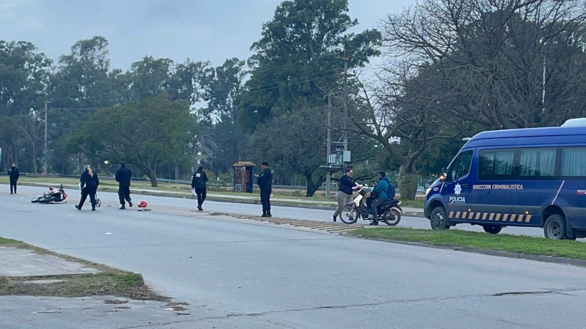 Está grave el motociclista que chocó con una camioneta en la zona del rulo de Cilsa