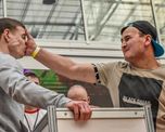 un granjero de siberia es el primer campeon del mundial de bofetadas un granjero de siberia es el primer campeon del mundial de bofetadas