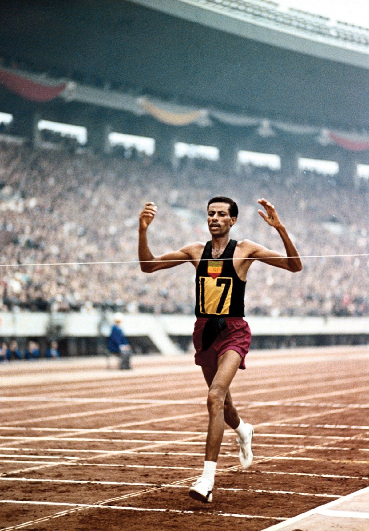 Abebe Bikila, el atleta corrió descalzo hacia la eternidad