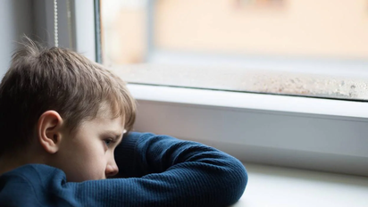 Redes de pedófilos contactan a niños y adolescentes a través de WhatsApp: la recomendación de un abogado