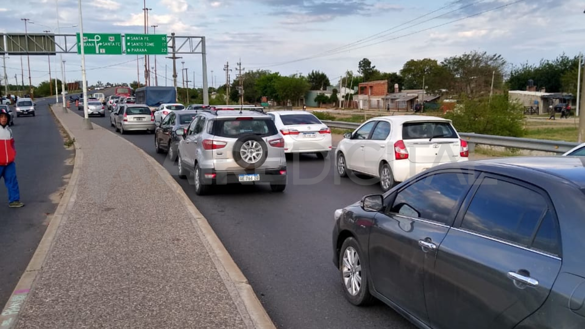 Se registraron dos choques en la Ruta Nacional 168. Los incidentes provocaron demoras en el corredor.