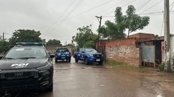 Allanamiento en Barrio Coronel Dorrego: fueron a buscar una moto robada en agosto y encontraron droga