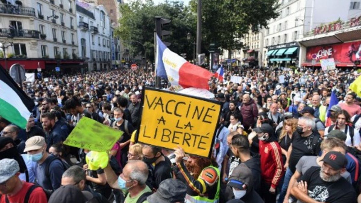 El detonante es el nuevo proyecto de ley del Ejecutivo con el que se pretende obligar a presentar un certificado sanitario para acceder a la mayor parte de los establecimientos públicos