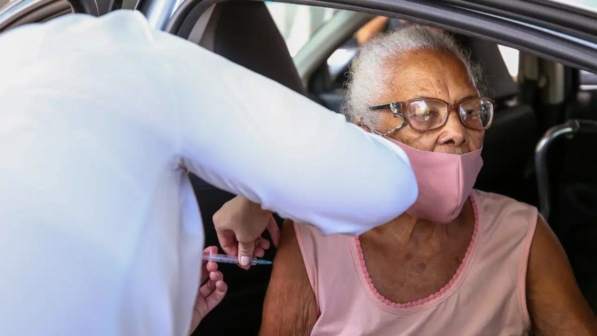 En otras regiones de Brasil también debió suspenderse la vacunación. 
