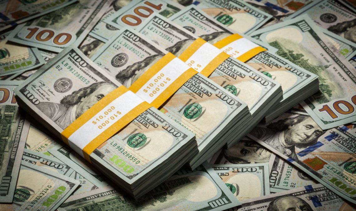 La gestión de los dólares es una variable central de la economía argentina.