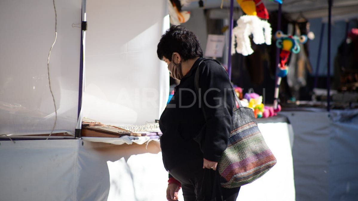 Este sábado abrió la feria del Sol y la Luna. 