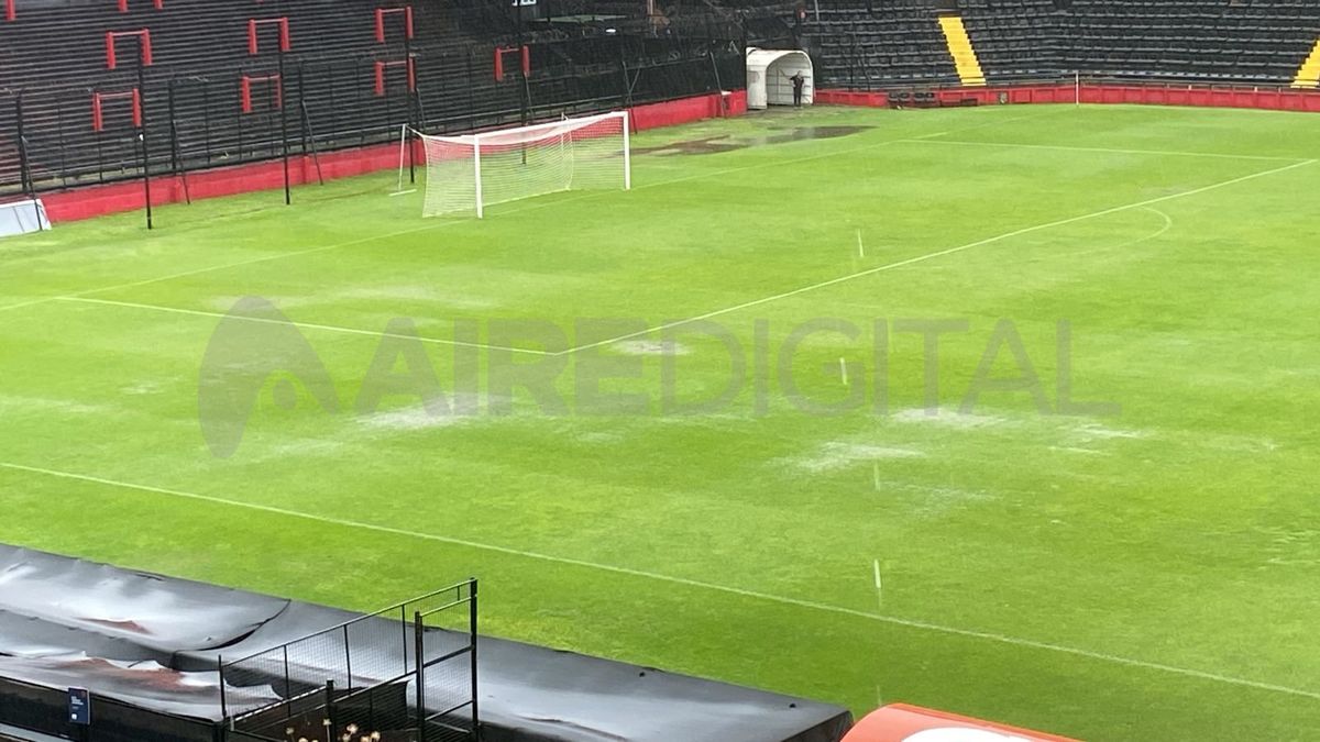 Las intensas lluvias registradas sobre Santa Fe y la región afectaron el campo de juego sabalero. Las intensas lluvias registradas sobre Santa Fe y la región afectaron el campo de juego sabalero.