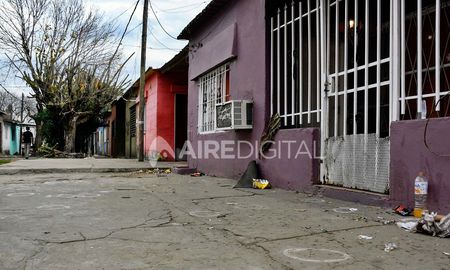 Aire de Santa Fe | crimen homicidio N° 77 rosario barrio nuevo alberdi _ph Sebastián Granata Télam 04 _9x16_marca.jpg