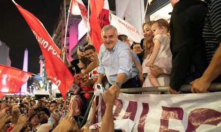 Morales apuntó contra el Gobierno del Frente de Todos que, en su parecer, dejará un país patas para arriba. Morales apuntó contra el Gobierno del Frente de Todos que, en su parecer, dejará un país patas para arriba.