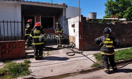 incendio con suerte: un chico de 7 anos prendio fuego su casa y los vecinos lo salvaron incendio con suerte: un chico de 7 anos prendio fuego su casa y los vecinos lo salvaron