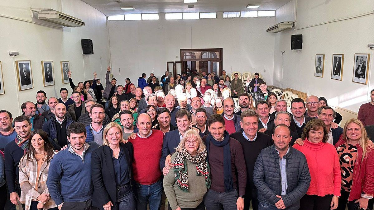 La candidata a vicegobernadora, Gisela Scaglia, reveló que la reunión de este miércoles “consistió en algo que venimos haciendo en toda la campaña: escuchar y ser voz de los reclamos de intendentes y presidentes comunales La candidata a vicegobernadora, Gisela Scaglia, reveló que la reunión de este miércoles “consistió en algo que venimos haciendo en toda la campaña: escuchar y ser voz de los reclamos de intendentes y presidentes comunales