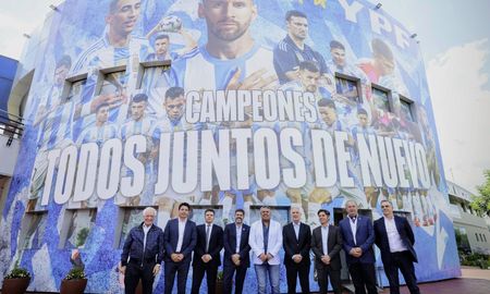 La AFA tendrá por delante 60 días para presentarleal gobierno de la provincia de Buenos Aires una propuesta de trabajo a fin de que el estadio DiegoArmando Maradona pueda transformarse en 2025 en la nueva casa de todo elFútbol Argentino. La AFA tendrá por delante 60 días para presentarleal gobierno de la provincia de Buenos Aires una propuesta de trabajo a fin de que el estadio DiegoArmando Maradona pueda transformarse en 2025 en la nueva casa de todo elFútbol Argentino.
