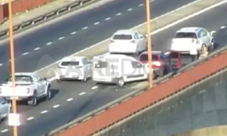 Tres vehículos protagonizaron un choque en cadena este martes en el Puente Oroño. Tres vehículos protagonizaron un choque en cadena este martes en el Puente Oroño.