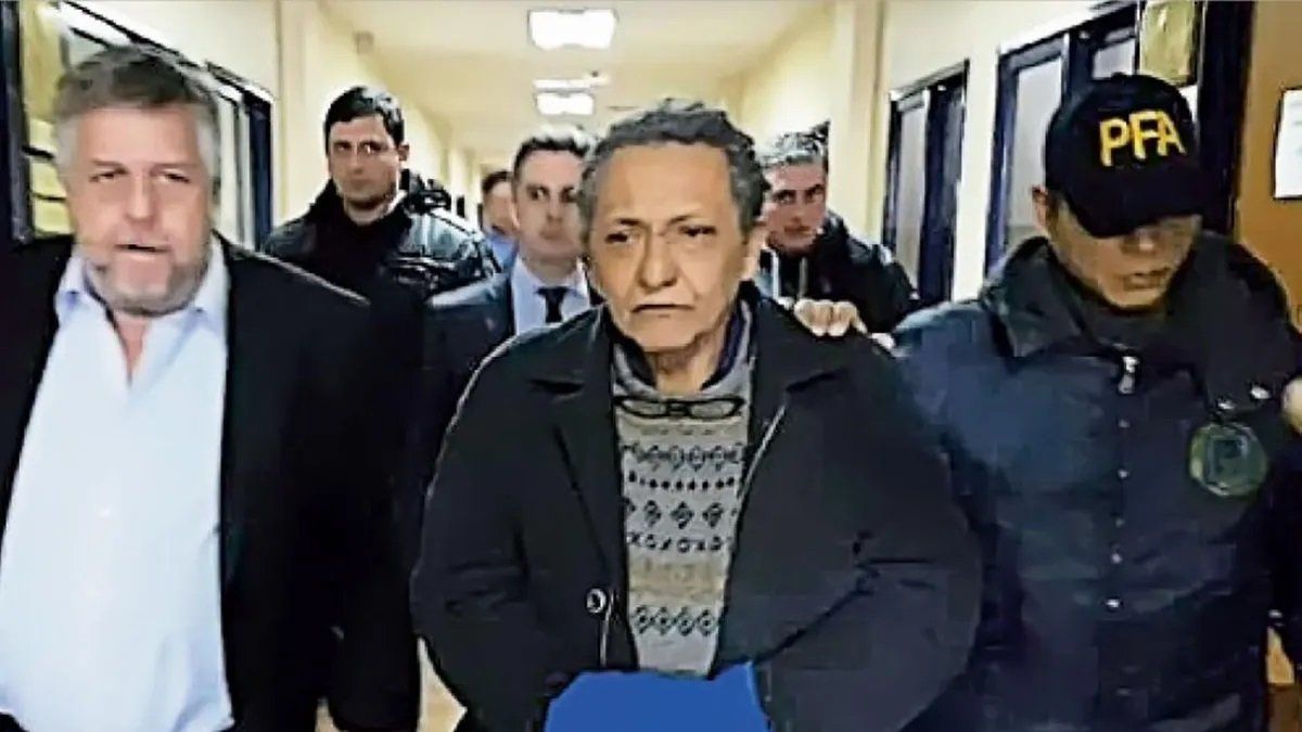 Sobre los cuadernos, Centeno dijo que los tenía guardados, pero luego agregó que los había prendido fuego. Finalmente, los cuadernos aparecieron en 2019 y él había pedido tener acceso para ver si eran los originales.