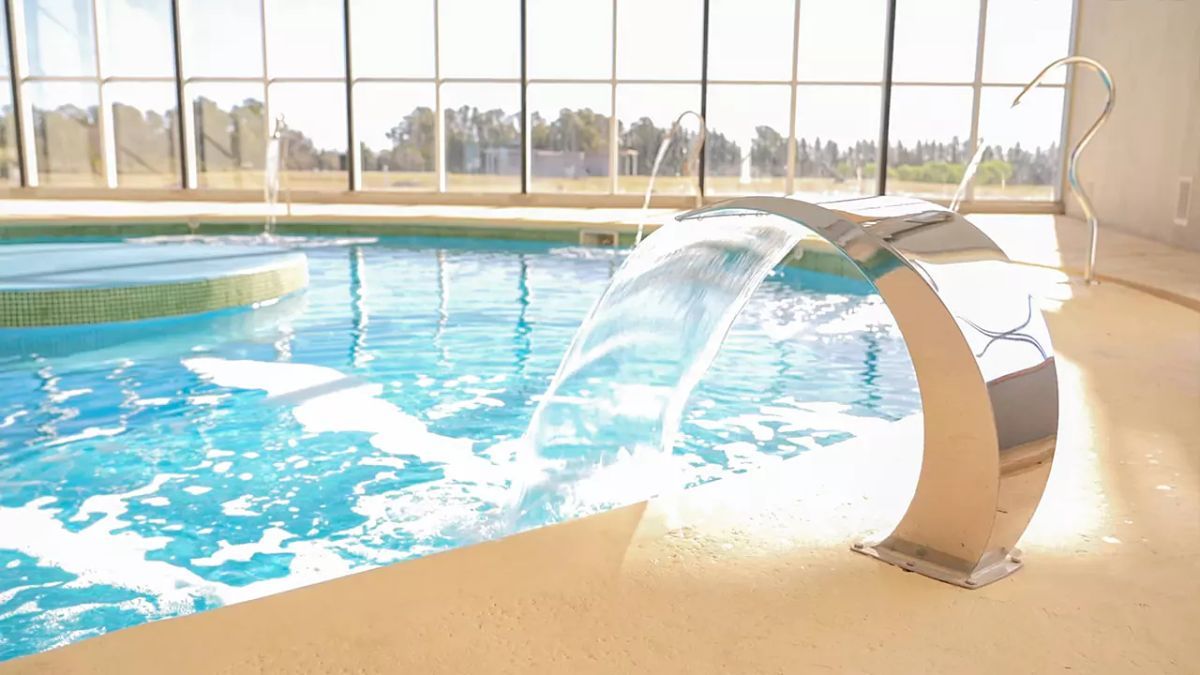 Las aguas del complejo poseen propiedades mineralizadas de sodio, magnesio y calcio, recomendadas para activar la circulación y reducir el estrés. Las aguas del complejo poseen propiedades mineralizadas de sodio, magnesio y calcio, recomendadas para activar la circulación y reducir el estrés.