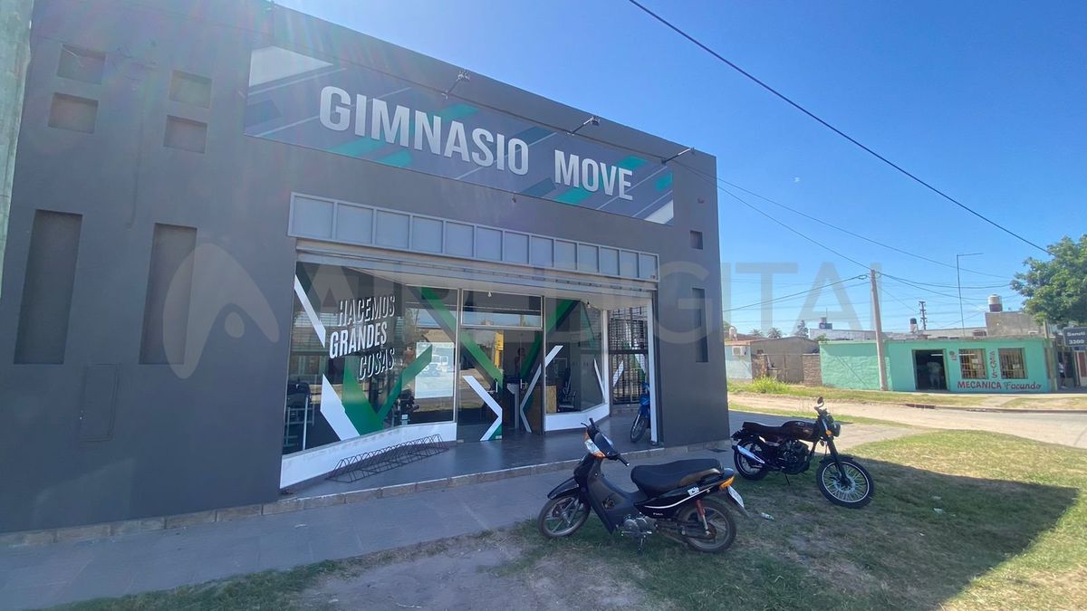 Con un boquete en el techo