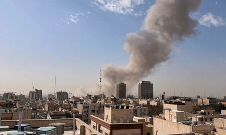 En Tel Aviv hubo una víctima fatal por el impacto de un misil. En Tel Aviv hubo una víctima fatal por el impacto de un misil.